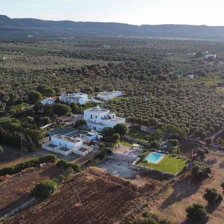 Masseria Borgo Santuri Остуни Екстериор снимка