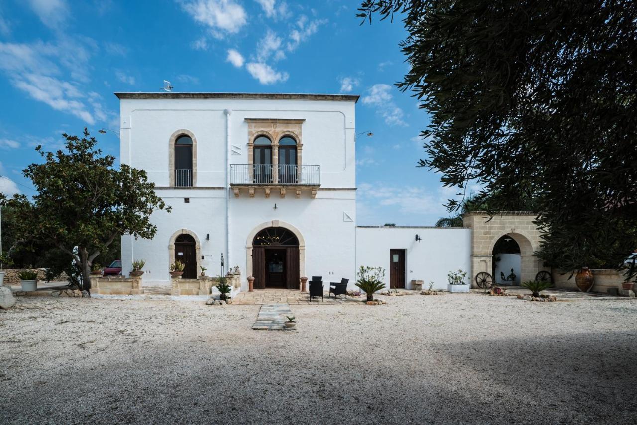 Masseria Borgo Santuri Остуни Екстериор снимка