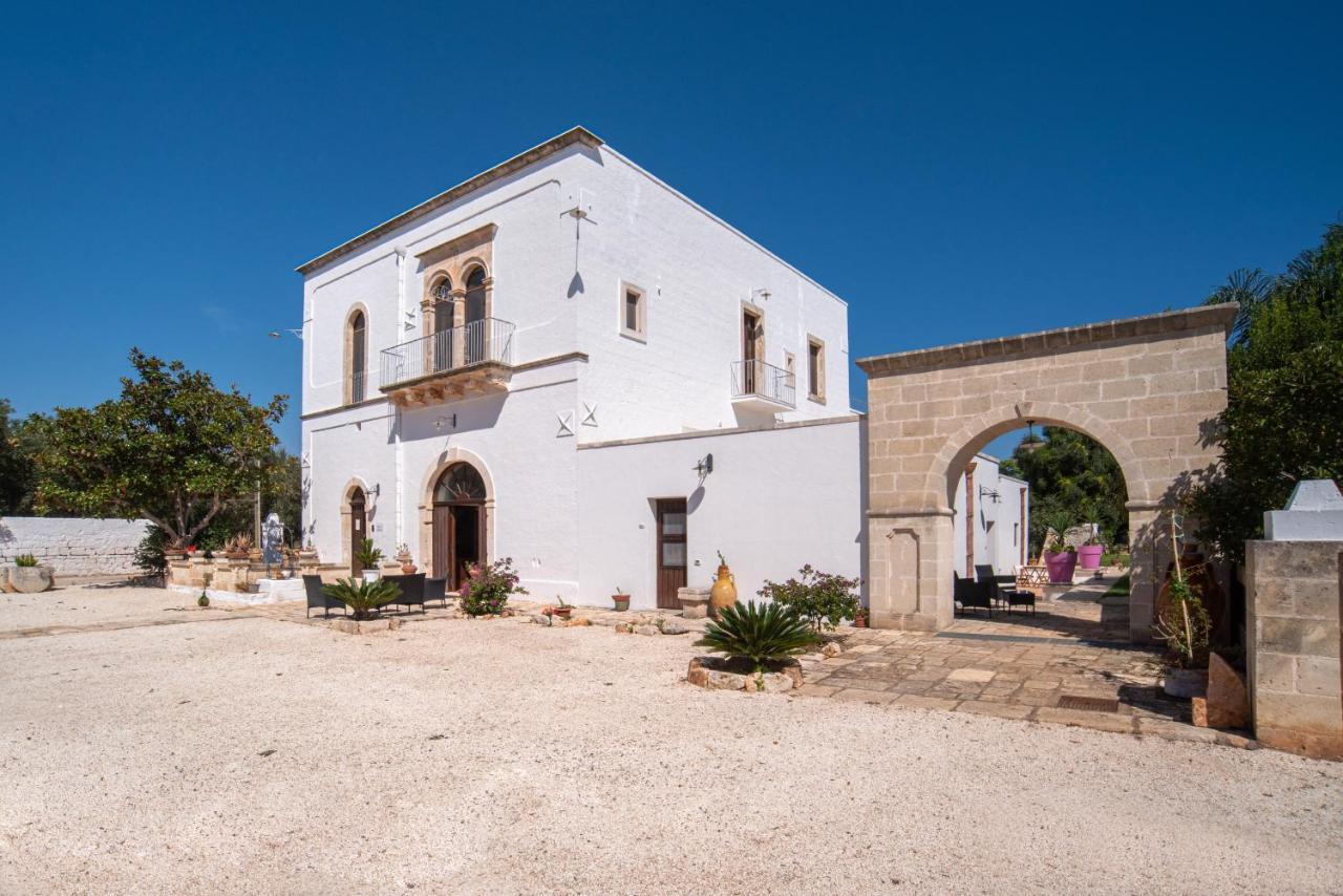 Masseria Borgo Santuri Остуни Екстериор снимка